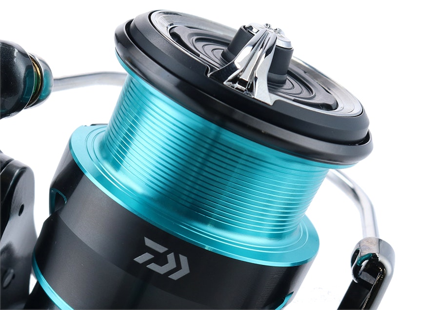 Daiwa 21 EMERALDAS AIR FC LT Spin Fishing Reels